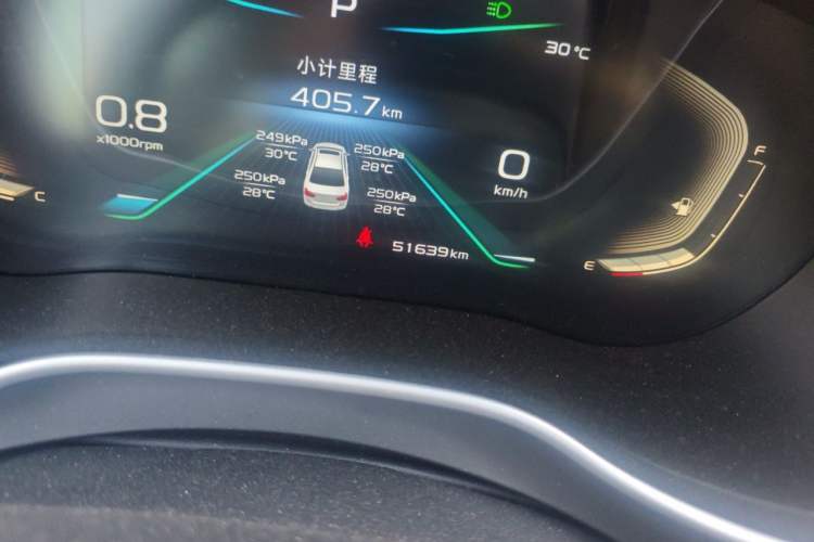 Used Geely Auto Emgrand 2019 Leading Edition 1.5L CVT Upward-Connected Model China VI Standard Odometer Close Up