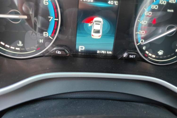 Used Geely Auto Emgrand 2019 Leading Edition 1.5L CVT Luxury Model China VI Standard Odometer Close Up