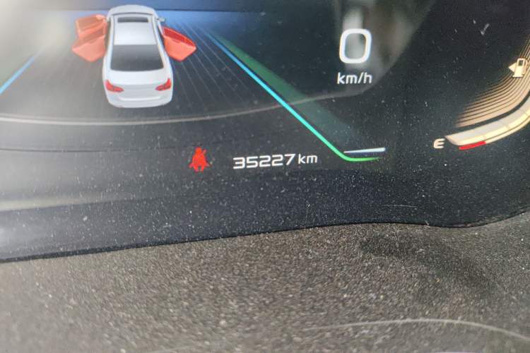 Used Geely Auto Emgrand 2019 Leading Edition 1.5L Manual Upgraded Connectivity Model China VI Standard Odometer Close Up