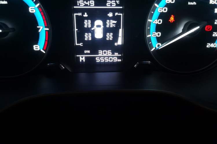 Used Geely Auto Emgrand 2019 Leading Edition 1.5L Manual Upgraded Connectivity Model China VI Standard Odometer Close Up