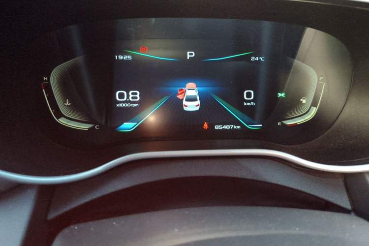 Used Geely Auto Emgrand 2019 Leading Edition 1.5L CVT Upward-Connected Model China VI Standard Odometer Close Up