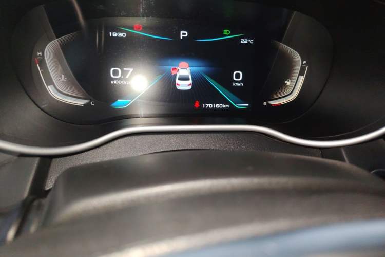 Used Geely Auto Emgrand 2019 Leading Edition 1.5L CVT Upward-Connected Model China VI Standard Odometer Close Up
