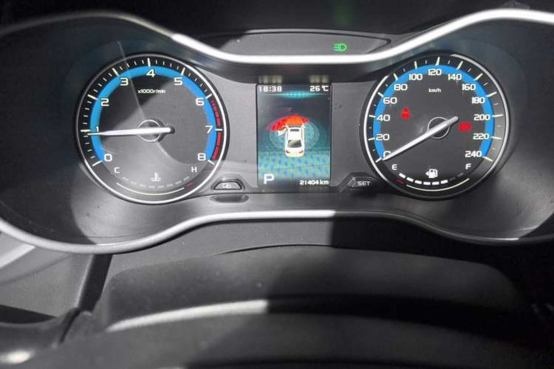 Used Geely Auto Emgrand 2019 Leading Edition 1.5L CVT Luxury Model China VI Standard Odometer Close Up