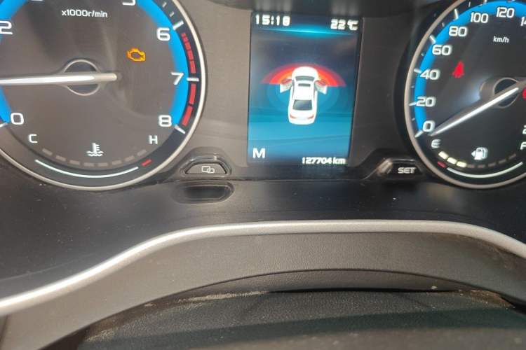 Used Geely Auto Emgrand 2019 Leading Edition 1.5L Manual Luxury Model China VI Standard Odometer Close Up