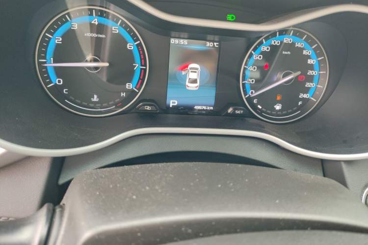 Used Geely Auto Emgrand 2019 Leading Edition 1.5L CVT Luxury Model China VI Standard Odometer Close Up
