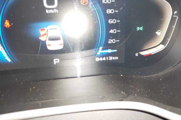 Used Geely Auto Emgrand 2019 Leading Edition 1.5L CVT Upward-Connected Model China VI Standard Odometer Close Up