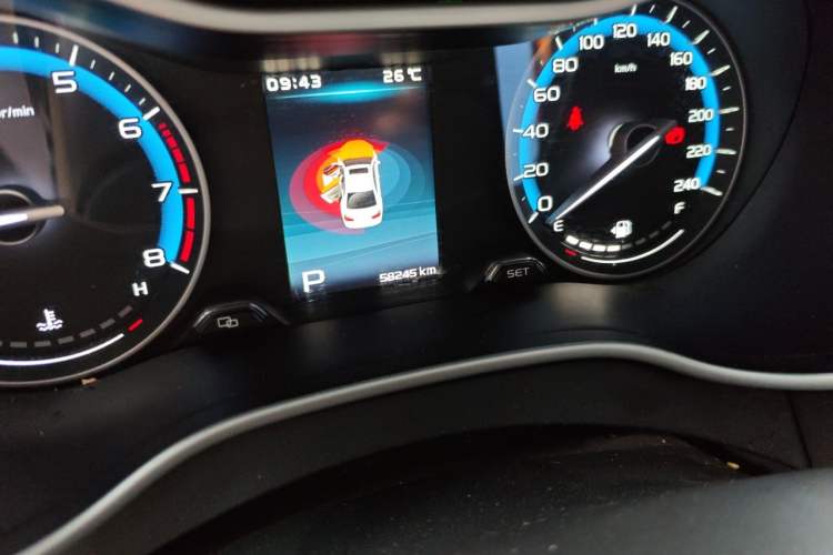 Used Geely Auto Emgrand 2019 Leading Edition 1.5L CVT Luxury Model China V Standard Odometer Close Up