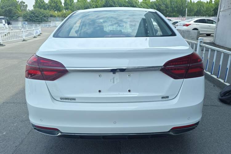 Used Geely Auto Emgrand 2019 Leading Edition 1.5L Manual Luxury Model China VI Standard Rear