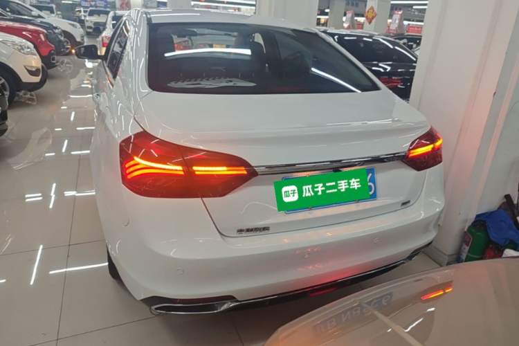 Used Geely Auto Emgrand 2019 Leading Edition 1.5L Manual Fashion Model China VI Standard Rear