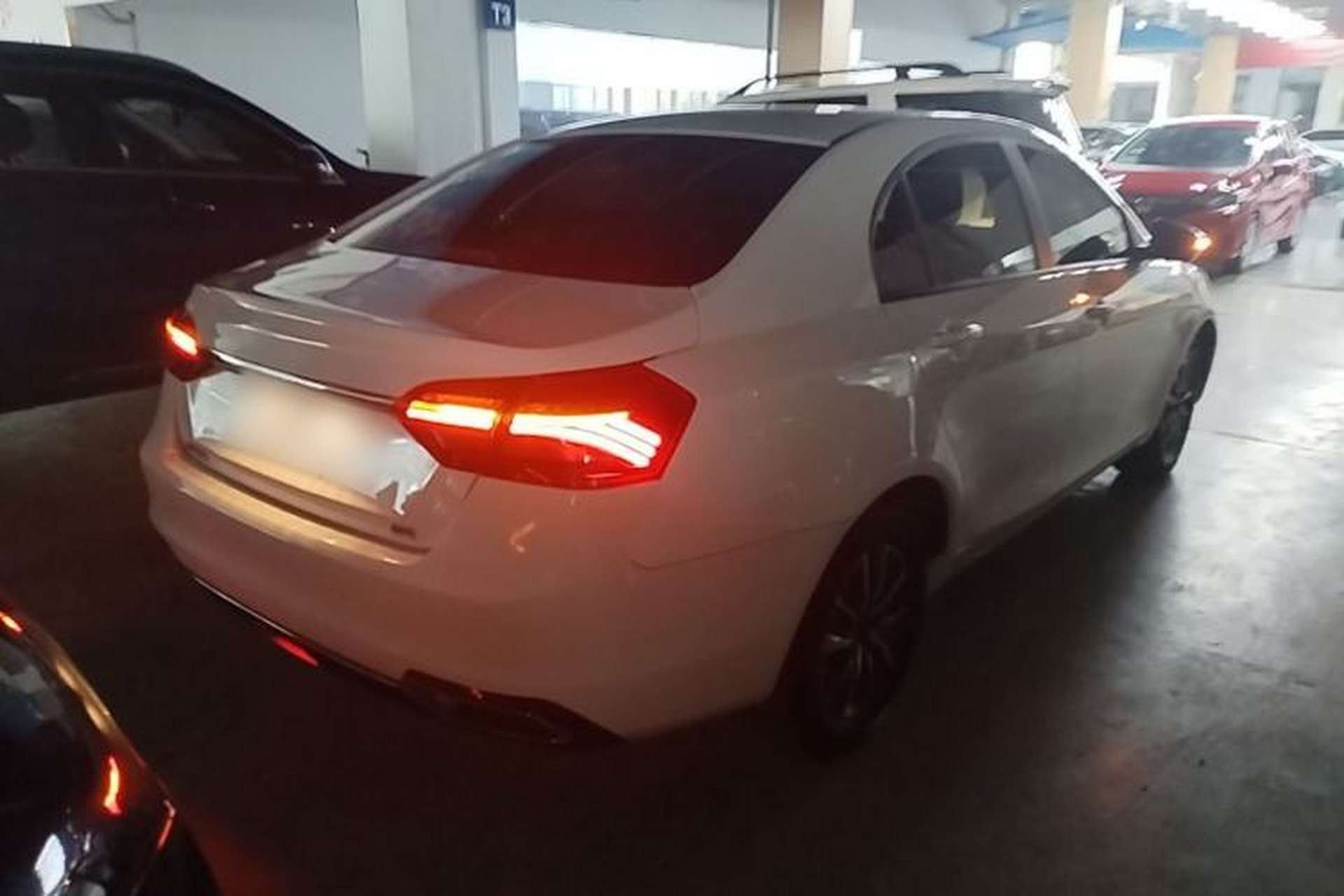 Used Geely Auto Emgrand 2019 Leading Edition 1.5L CVT Luxury Model China VI Standard Rear Right 45 Deg