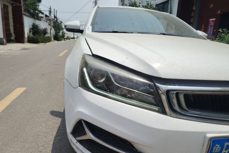 Used Geely Auto Emgrand 2019 Leading Edition 1.5L Manual Luxury Model China VI Standard Right Front Headlight