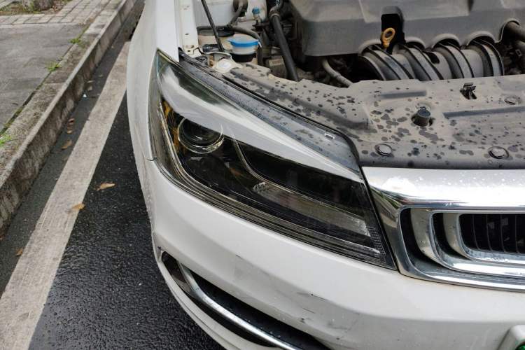 Used Geely Auto Emgrand 2019 Leading Edition 1.5L CVT Luxury Model China VI Standard Right Front Headlight