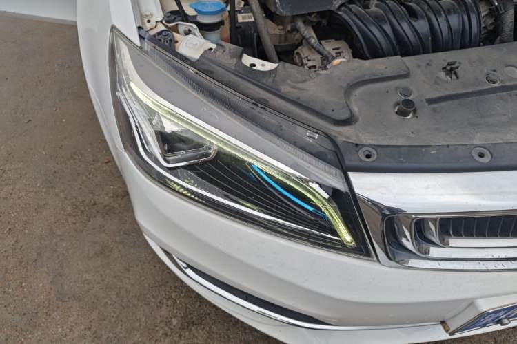 Used Geely Auto Emgrand 2019 Leading Edition 1.5L CVT Upward Connectivity Model China V Standard Right Front Headlight