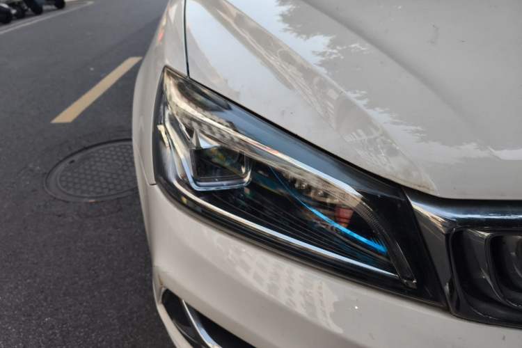 Used Geely Auto Emgrand 2019 Leading Edition 1.5L Manual Upgraded Connectivity Model China VI Standard Right Front Headlight