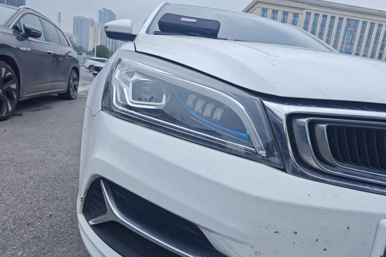 Used Geely Auto Emgrand 2019 Leading Edition 1.5L Manual Upgraded Connectivity Model China VI Standard Right Front Headlight