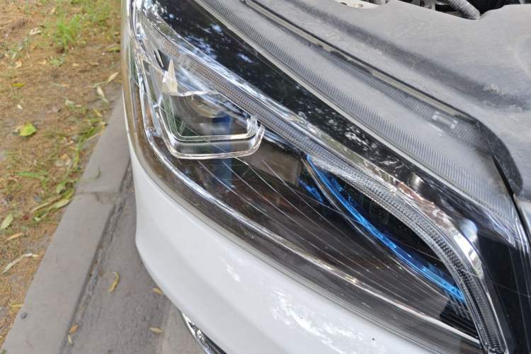 Used Geely Auto Emgrand 2019 Leading Edition 1.5L CVT Upward Asian Games Edition China VI Right Front Headlight