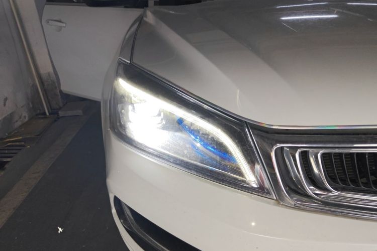 Used Geely Auto Emgrand 2019 Leading Edition 1.5L Manual Upgraded Connectivity Model China VI Standard Right Front Headlight