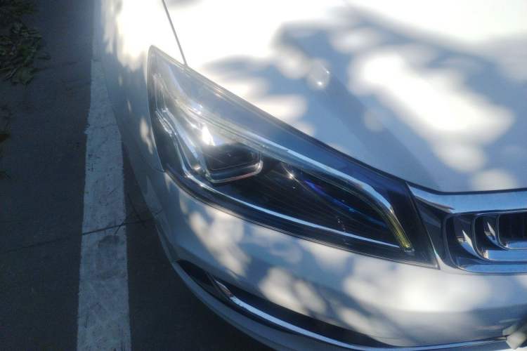 Used Geely Auto Emgrand 2019 Leading Edition 1.5L CVT Upward-Connected Model China VI Standard Right Front Headlight