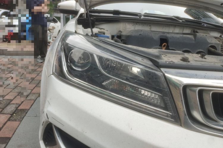 Used Geely Auto Emgrand 2019 Leading Edition 1.5L CVT Luxury Model China VI Standard Right Front Headlight