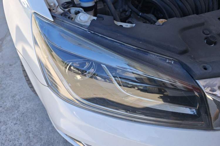 Used Geely Auto Emgrand 2019 Leading Edition 1.5L CVT Luxury Model China VI Standard Right Front Headlight