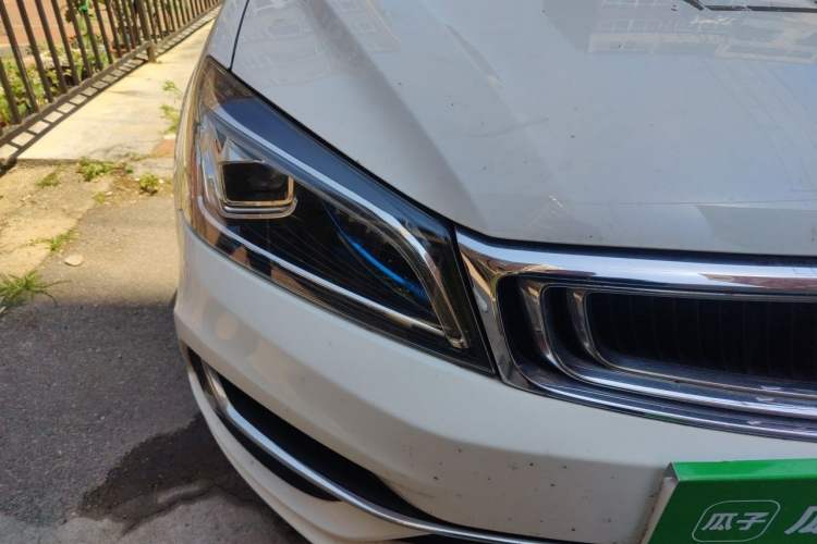 Used Geely Auto Emgrand 2019 Leading Edition 1.5L CVT Upward Asian Games Edition China VI Right Front Headlight