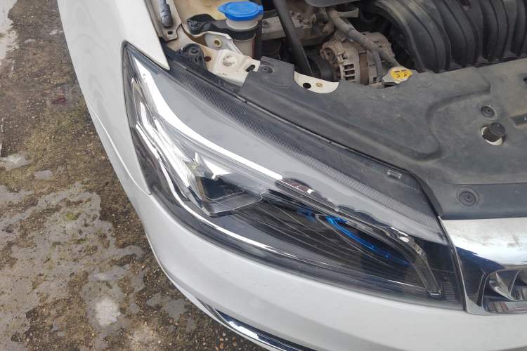 Used Geely Auto Emgrand 2019 Leading Edition 1.5L CVT Upward Connectivity Model China V Standard Right Front Headlight