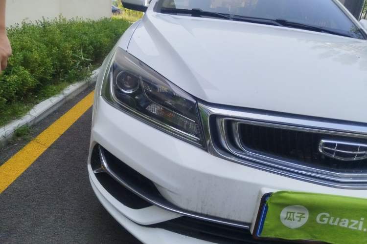 Used Geely Auto Emgrand 2019 Leading Edition 1.5L CVT Luxury Model China VI Standard Right Front Headlight