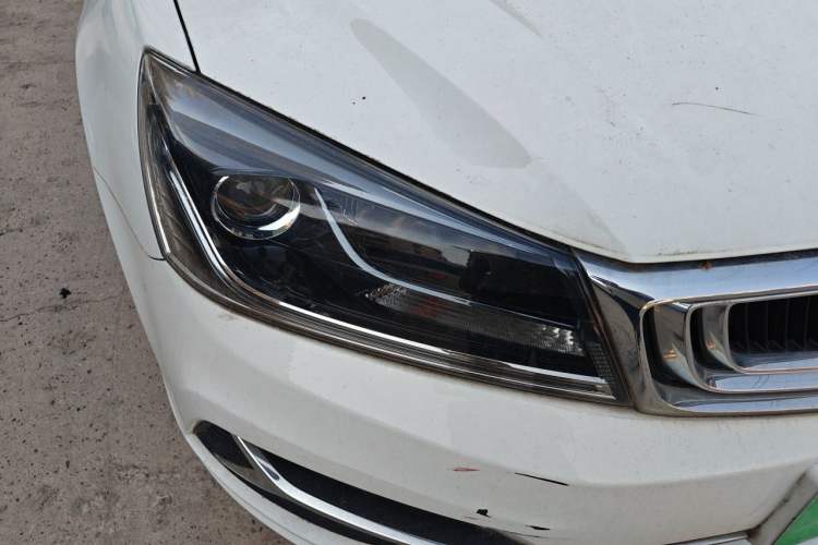 Used Geely Auto Emgrand 2019 Leading Edition 1.5L CVT Luxury Model China VI Standard Right Front Headlight