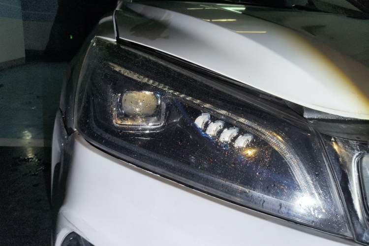Used Geely Auto Emgrand 2019 Leading Edition 1.5L CVT Upward Asian Games Edition China V Right Front Headlight