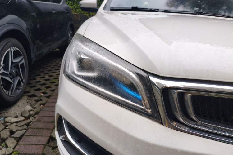 Used Geely Auto Emgrand 2019 Leading Edition 1.5L CVT Upward-Connected Model China VI Standard Right Front Headlight