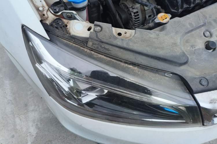 Used Geely Auto Emgrand 2019 Leading Edition 1.5L Manual Upward Asian Games Edition China VI Right Front Headlight