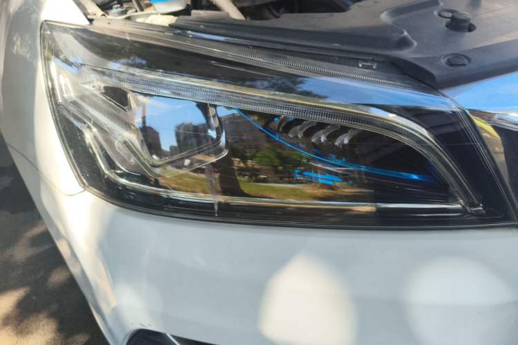 Used Geely Auto Emgrand 2019 Leading Edition 1.5L Manual Upgraded Connectivity Model China VI Standard Right Front Headlight