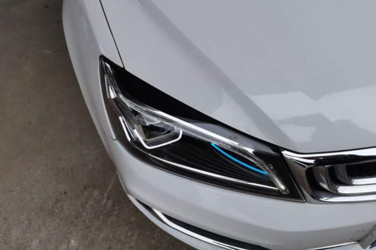 Used Geely Auto Emgrand 2019 Leading Edition 1.5L CVT Upward Asian Games Edition China V Right Front Headlight