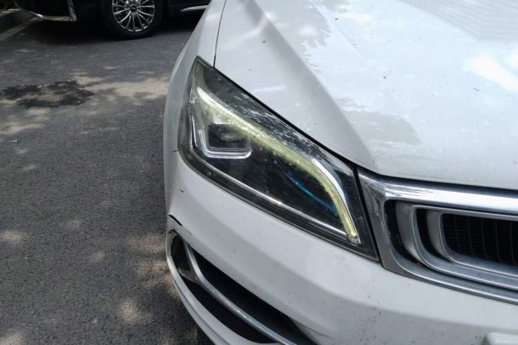 Used Geely Auto Emgrand 2019 Leading Edition 1.5L CVT Upward Asian Games Edition China VI Right Front Headlight
