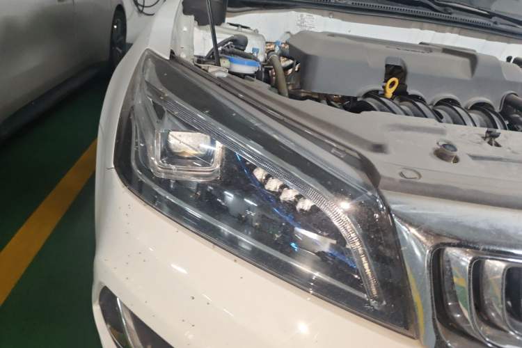 Used Geely Auto Emgrand 2019 Leading Edition 1.5L Manual Upgraded Connectivity Model China VI Standard Right Front Headlight