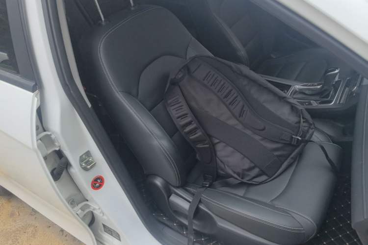 Used Geely Auto Emgrand 2019 Leading Edition 1.5L CVT Luxury Model China VI Standard Right Front Seat