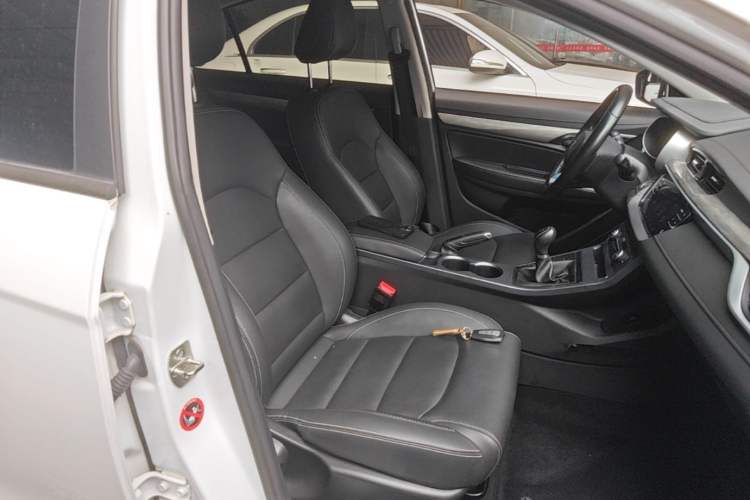 Used Geely Auto Emgrand 2019 Leading Edition 1.5L Manual Upward Asian Games Edition China VI Right Front Seat