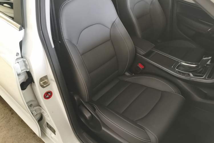 Used Geely Auto Emgrand 2019 Leading Edition 1.5L CVT Upward Asian Games Edition China VI Right Front Seat