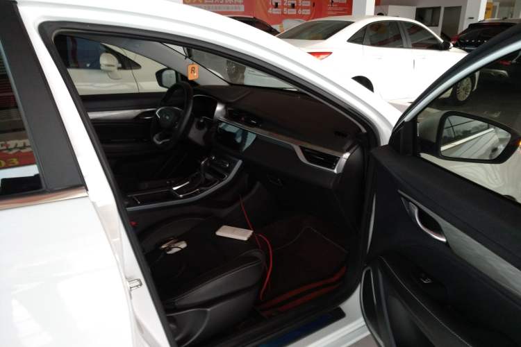 Used Geely Auto Emgrand 2019 Leading Edition 1.5L CVT Upward Asian Games Edition China VI Right Front Seat