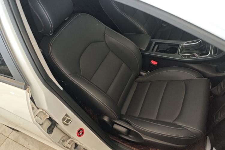 Used Geely Auto Emgrand 2019 Leading Edition 1.5L CVT Luxury Model China VI Standard Right Front Seat