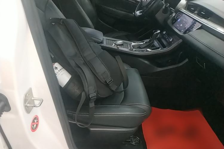 Used Geely Auto Emgrand 2019 Leading Edition 1.5L CVT Upward-Connected Model China VI Standard Right Front Seat