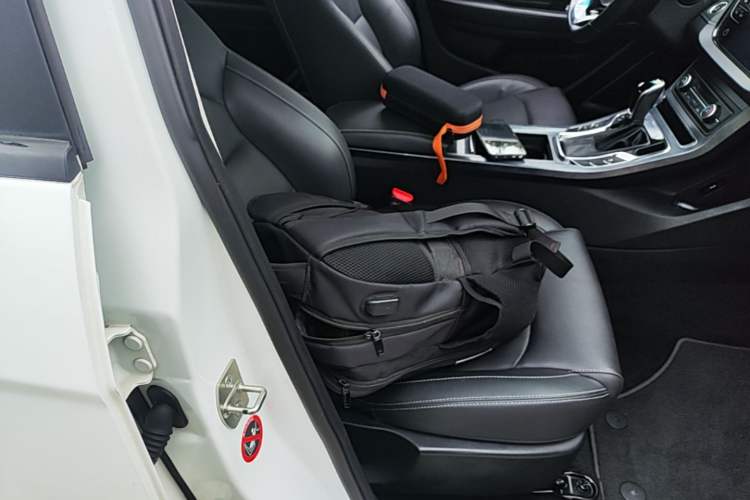 Used Geely Auto Emgrand 2019 Leading Edition 1.5L CVT Luxury Model China VI Standard Right Front Seat