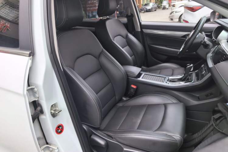 Used Geely Auto Emgrand 2019 Leading Edition 1.5L CVT Upward-Connected Model China VI Standard Right Front Seat