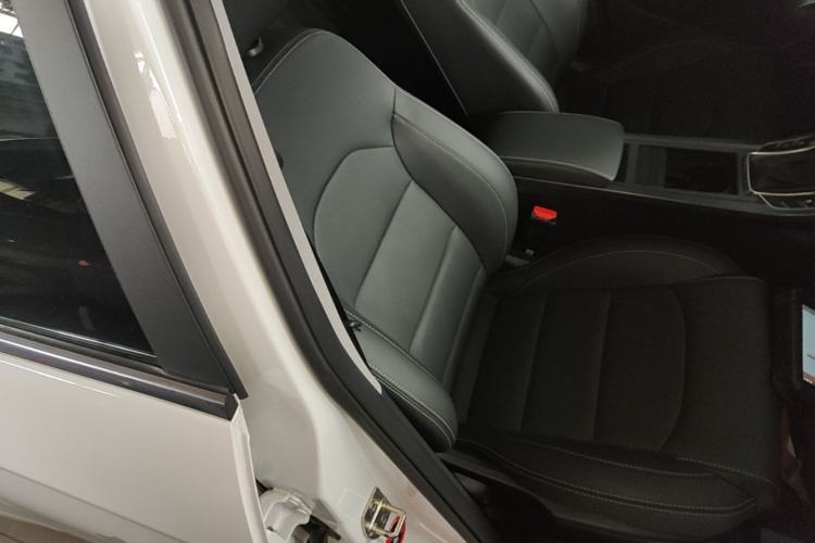 Used Geely Auto Emgrand 2019 Leading Edition 1.5L CVT Upward Asian Games Edition China VI Right Front Seat