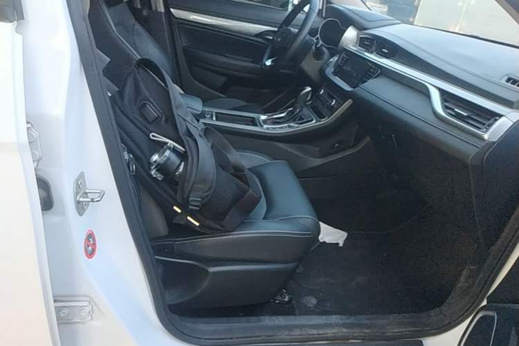 Used Geely Auto Emgrand 2019 Leading Edition 1.5L CVT Luxury Model China VI Standard Right Front Seat