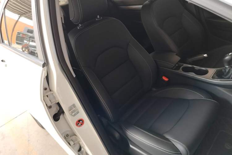 Used Geely Auto Emgrand 2019 Leading Edition 1.5L Manual Luxury Model China VI Standard Right Front Seat