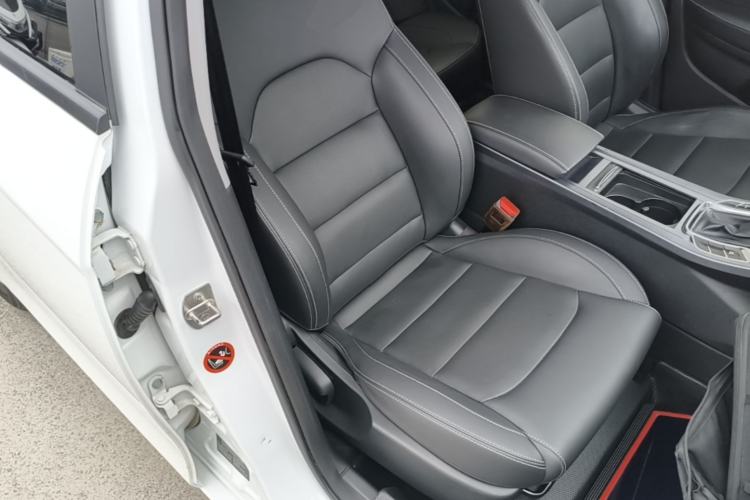 Used Geely Auto Emgrand 2019 Leading Edition 1.5L CVT Luxury Model China VI Standard Right Front Seat