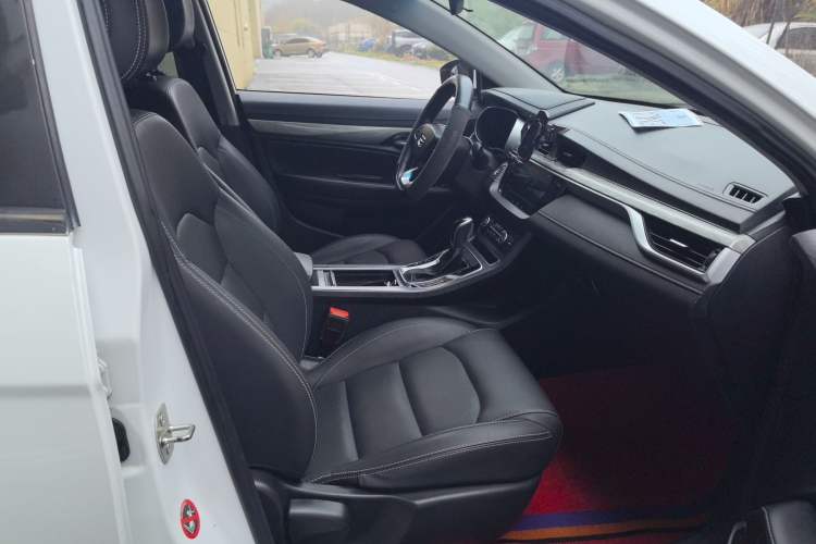 Used Geely Auto Emgrand 2019 Leading Edition 1.5L CVT Upward Asian Games Edition China VI Right Front Seat