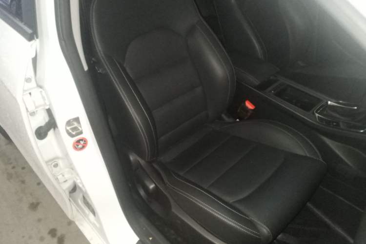 Used Geely Auto Emgrand 2019 Leading Edition 1.5L CVT Luxury Model China VI Standard Right Front Seat