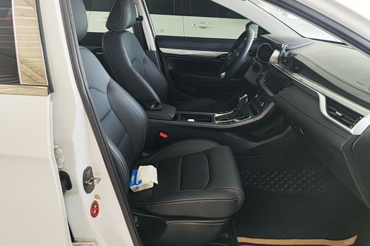 Used Geely Auto Emgrand 2019 Leading Edition 1.5L CVT Luxury Model China VI Standard Right Front Seat